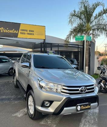 TOYOTA HILUX 2.7 SR 4X2 CD 16V FLEX 4P MANUAL TOYOTA HILUX 2.7 SR 4X2 CD 16V FLEX 4P MANUAL